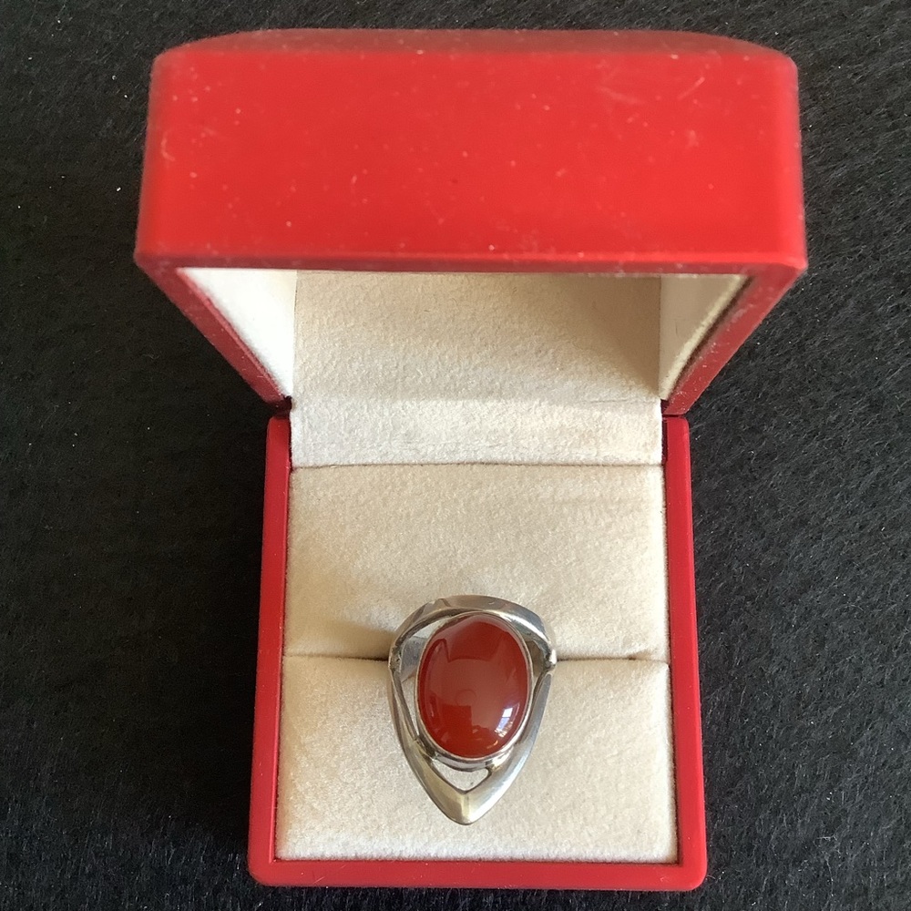 Vintage 925 sterling silver natural red agate ring.
